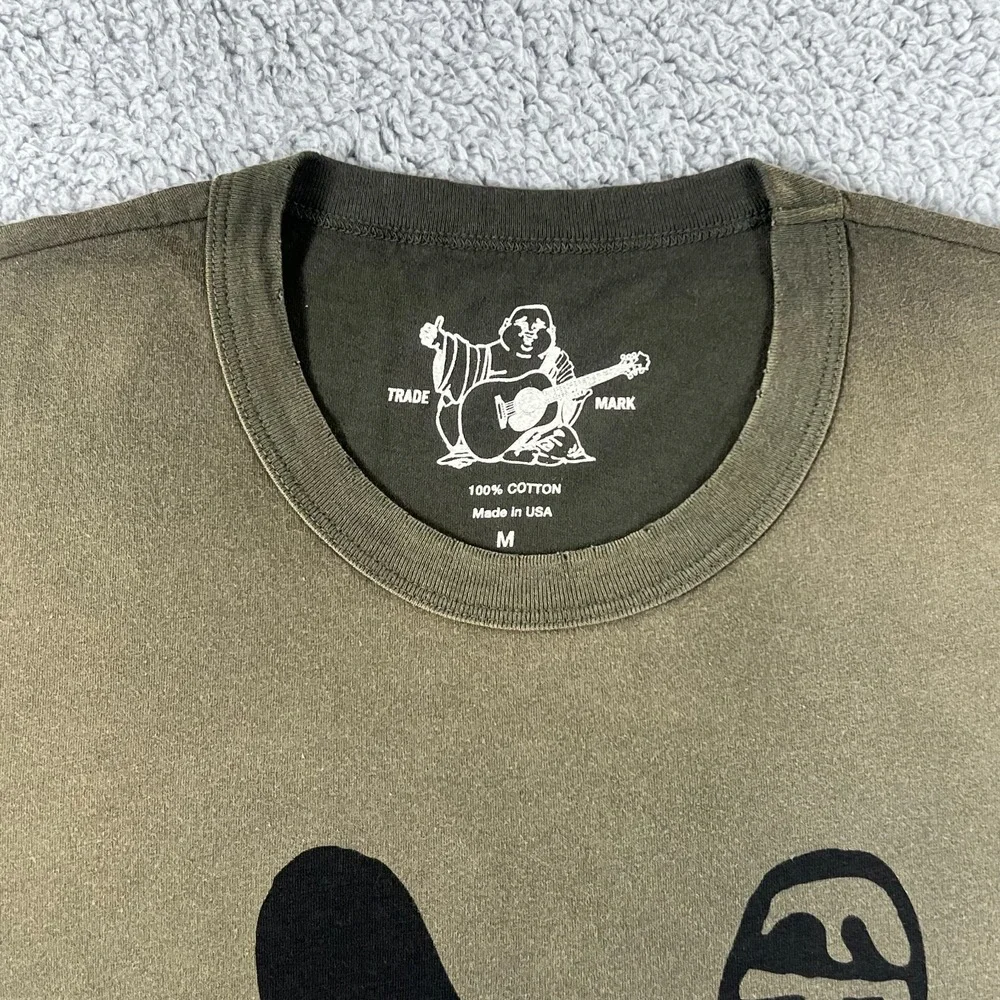 True Religion Graphic T-Shirt Peace Sign FREEDOM Olive‎ Green Men's Size M NWT